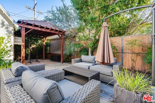 Building Photo - 200 S Wetherly Dr