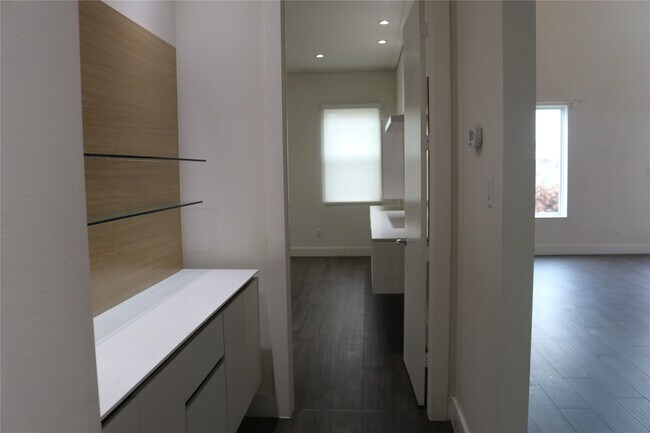 Building Photo - 5403 Tocayo Pl