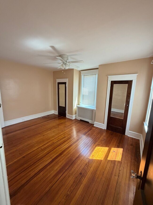 Building Photo - Spacious 3 Bedroom Home – Backyard + Porch Included!