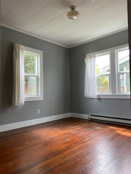 Bedroom 2 - 509 Spruce St E