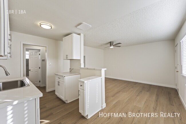 Building Photo - 14232 Sylvan St