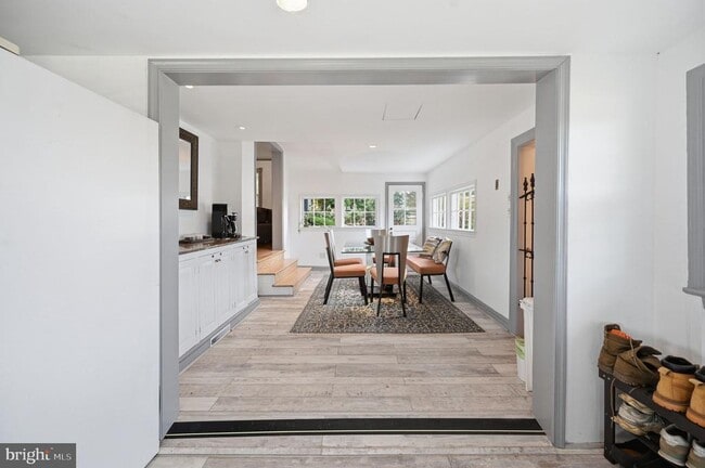 Building Photo - 11641 Glen Rd