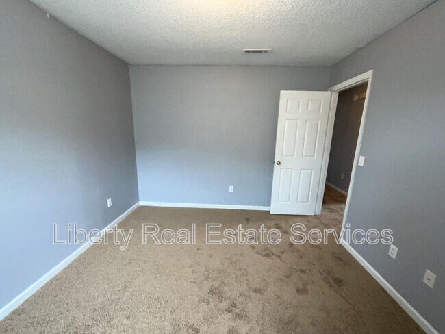 Building Photo - 215 Bridgemont Way