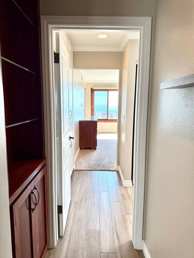 Building Photo - Coveted Highpoint Property