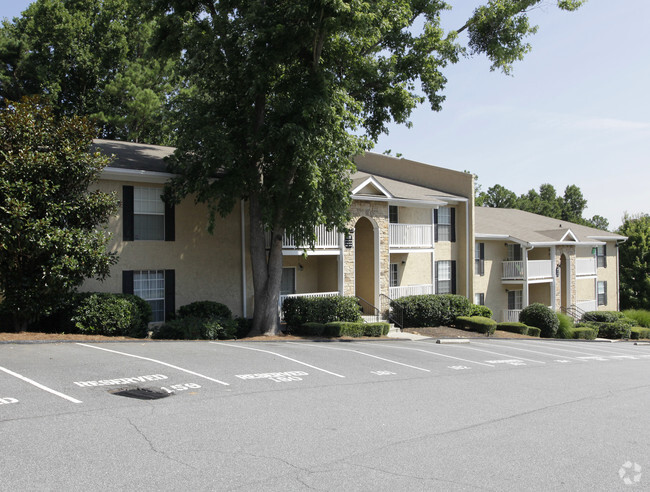 Cumberland Pines Apartments - Vinings View Condos