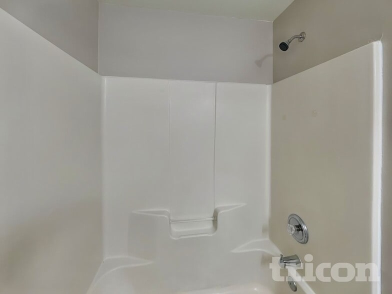 Building Photo - 1330 Nadies Ct