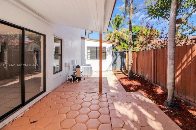 Building Photo - 10031 SW 147th Pl