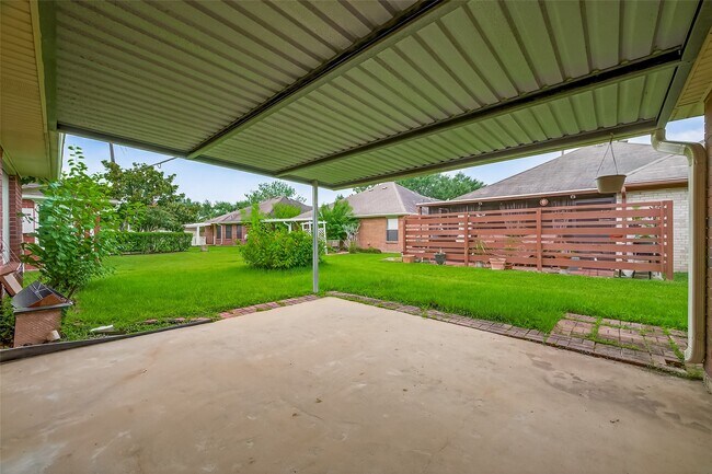 Building Photo - 914 W Peach Hollow Cir