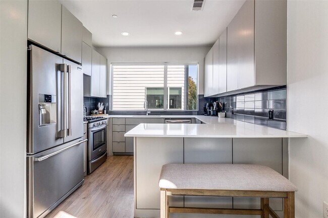 Building Photo - 1430 Grigsby Ave