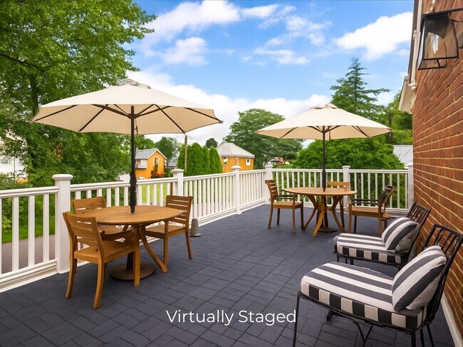 Building Photo - 4416 Bromley Ln