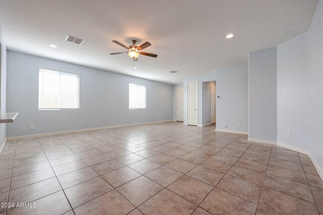 Building Photo - 16382 W Questa Dr