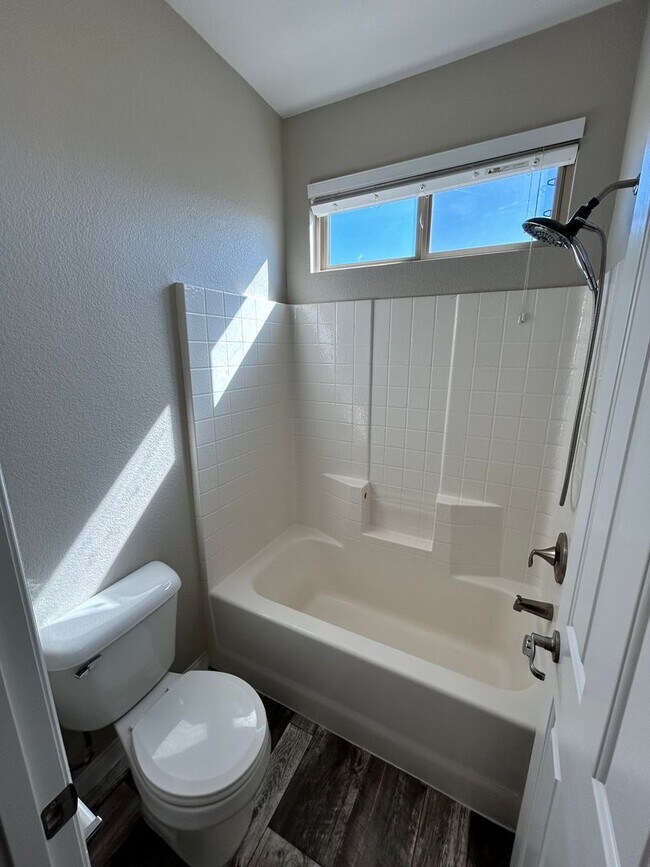 Building Photo - Beautiful 4/Bed/3Bath/2Car Two-Story Home with Loft and Office in Providence!