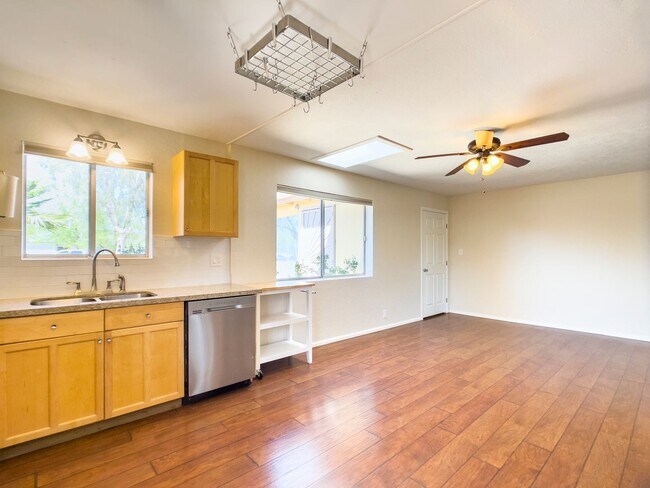 Building Photo - 1913 E El Parque Dr