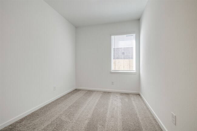 Building Photo - 9711 Westminster Mnr Dr