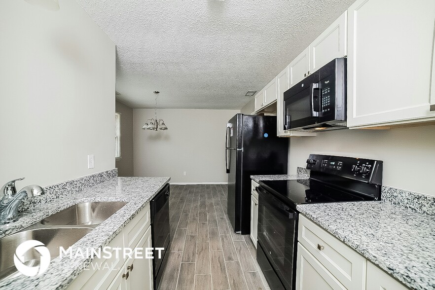 Building Photo - 470 Creekway Dr