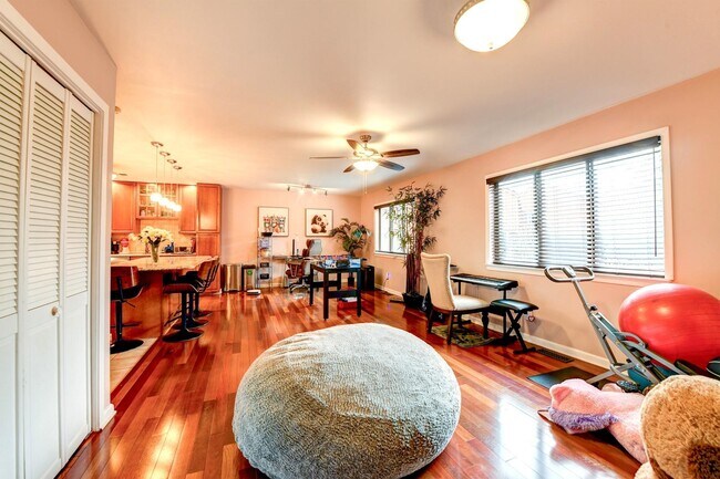 Building Photo - 572 Sanderling Ct