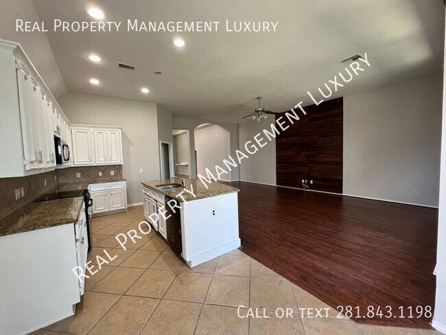 Building Photo - 25834 Palmdale Estate Drive