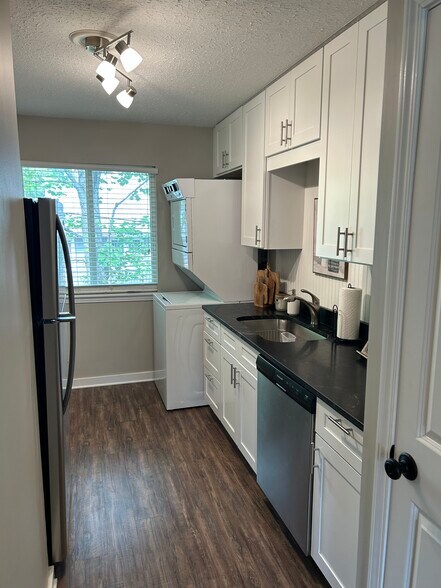 Washer and dryer - 302 S 11th St