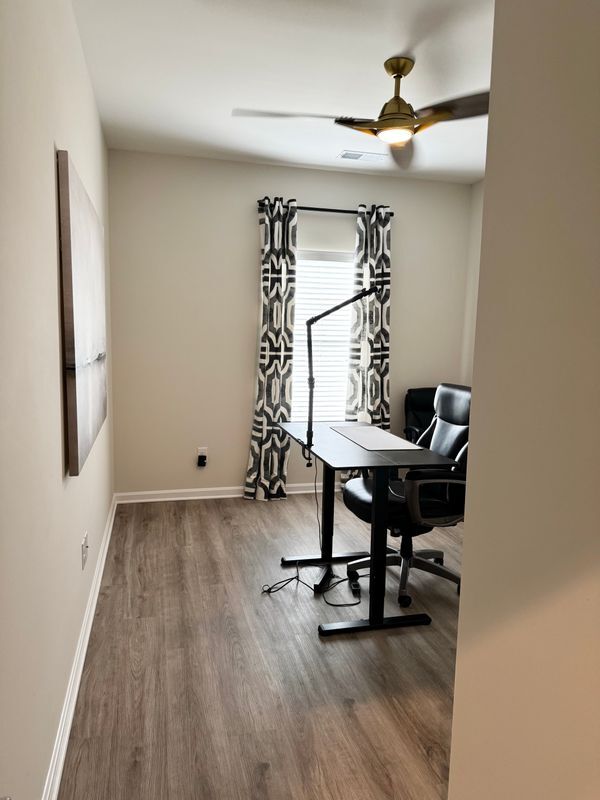 Building Photo - 9217 Meadow Valley Ln