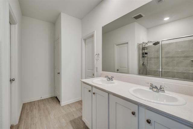 Building Photo - 1413 Rousseau Dr