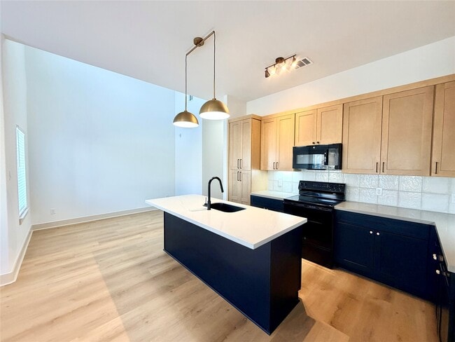 Building Photo - 4214 Clover St