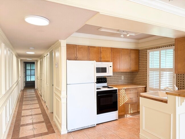 Building Photo - 273 Cypress Point Dr