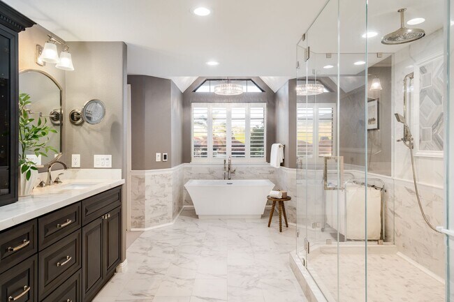 Building Photo - 4 Bed 3.5 Bath In Round Hill Estates North