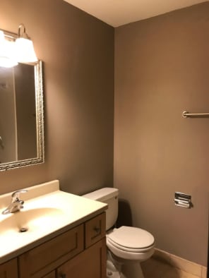 Full Bathroom - 420 Tanglewood Ct