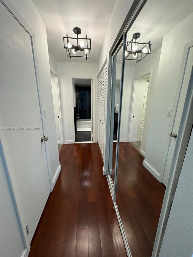 Building Photo - 2780 NE 183rd St