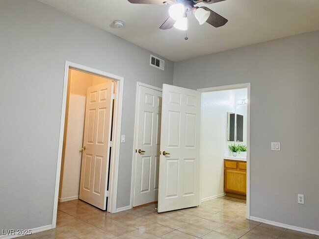 Building Photo - 1050 E Cactus Ave