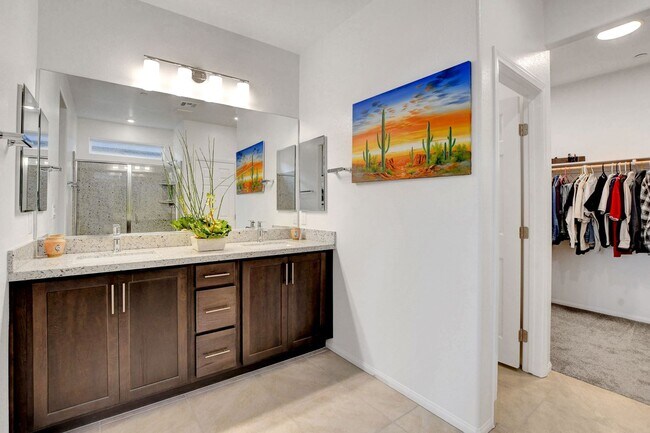 Building Photo - Beautiful Energy Star Home in Skye Hills