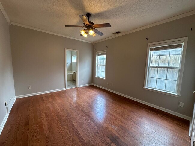 Building Photo - 9163 Berry Garden Cir S
