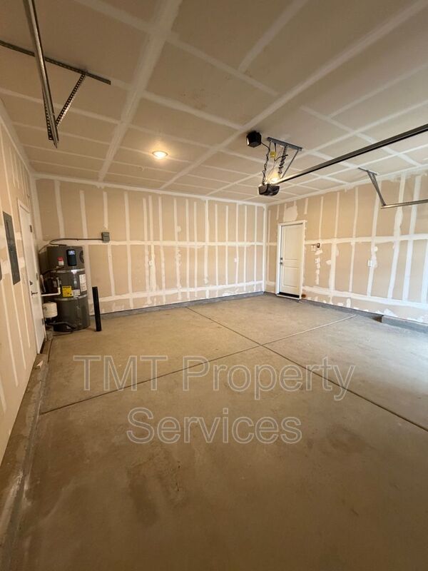 Building Photo - 12256 Alamosa Dr