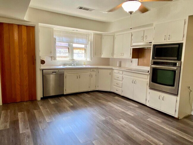 Building Photo - 3505 46th St