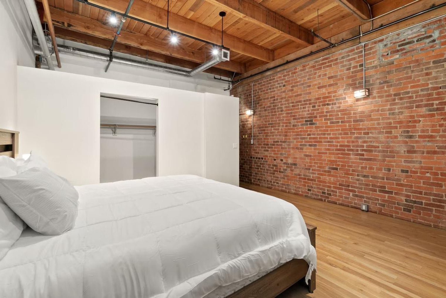 Building Photo - 1890 Wewatta St