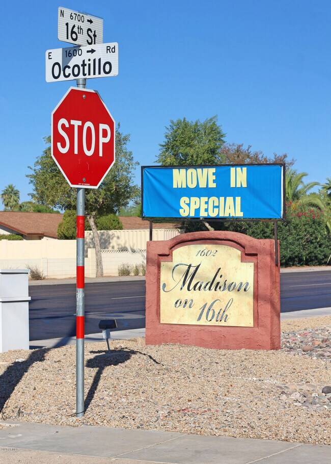 Building Photo - 1602 E Ocotillo Rd