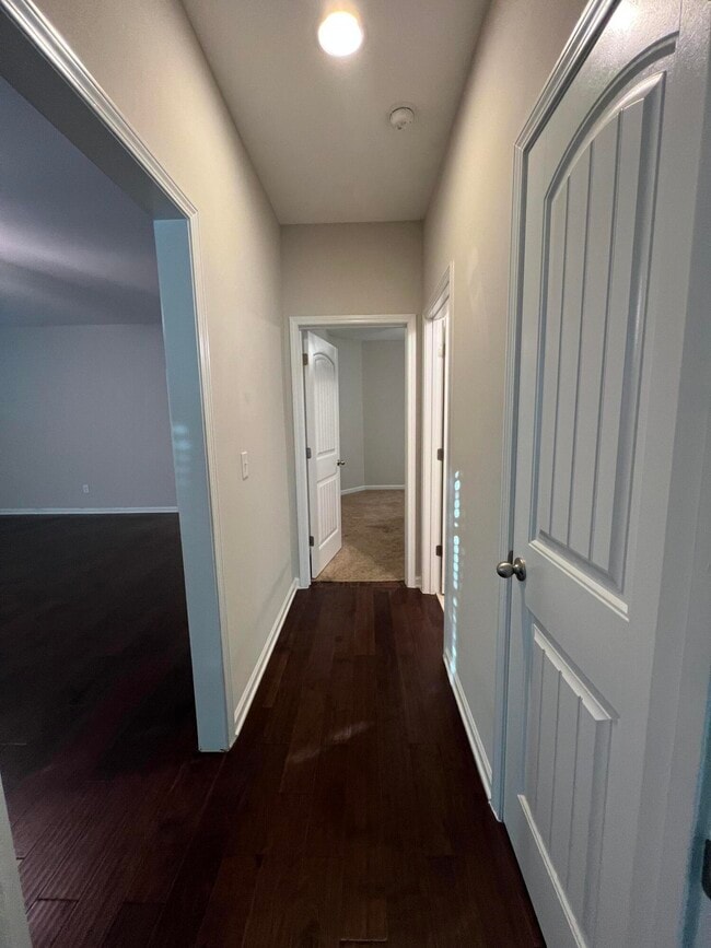 Building Photo - 3177 Mayflower Ln