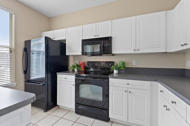 Building Photo - 3034 Cummings Ave