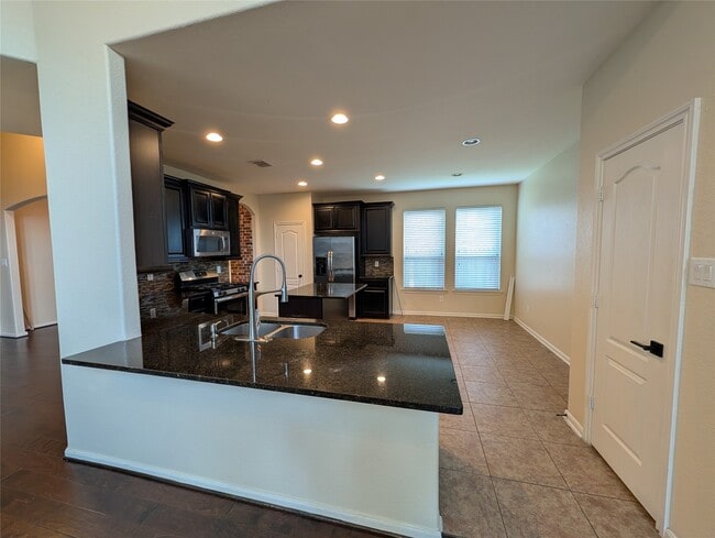 Building Photo - 6614 Hunters Creek Ln