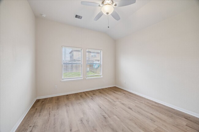 Building Photo - 10750 Nyla Spring St