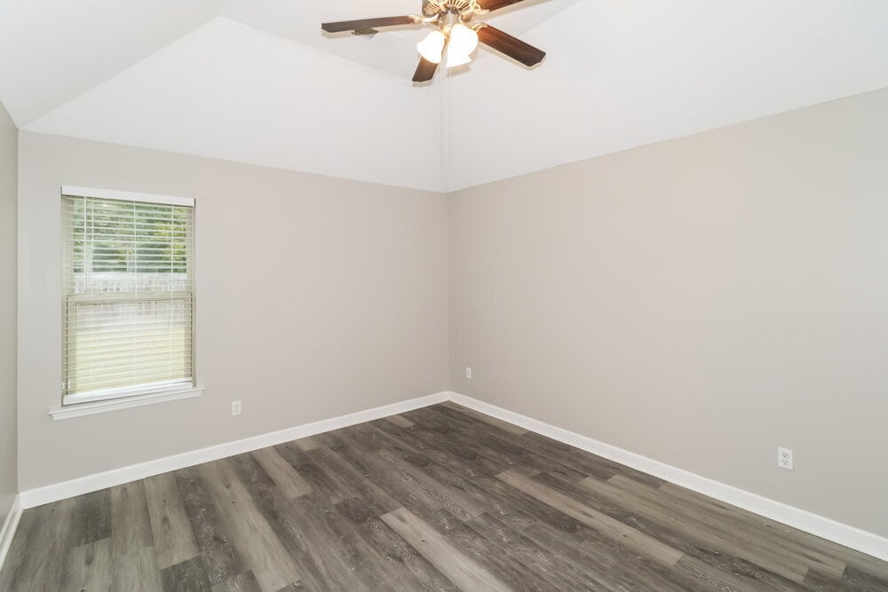 Building Photo - 8129 Jordan View Dr