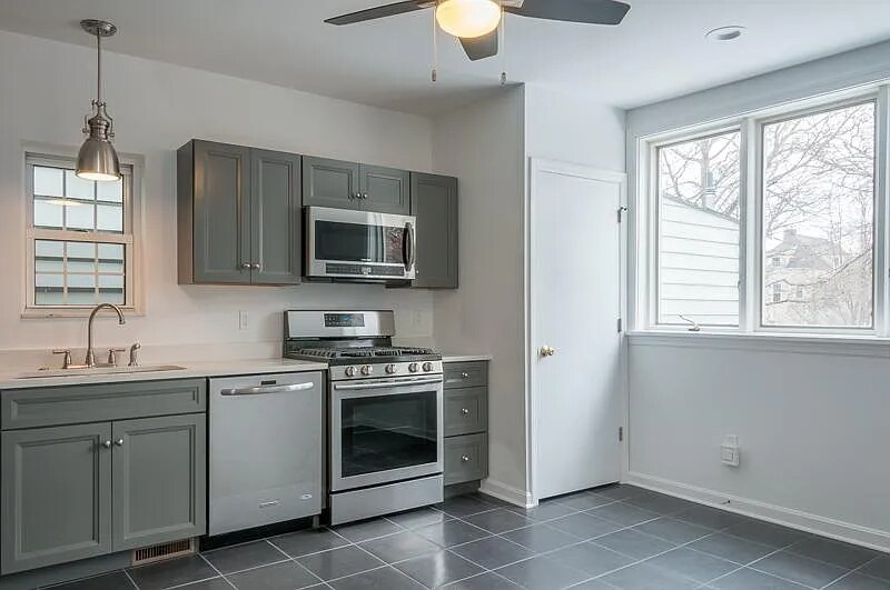 Building Photo - 5438 Claybourne St