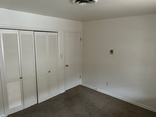 Building Photo - 211 N Tompkins St