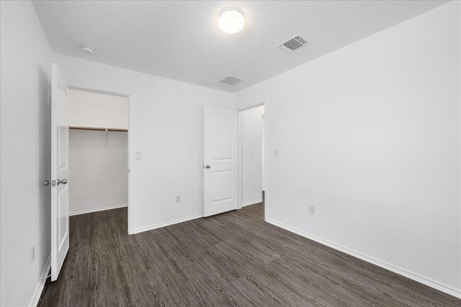 Building Photo - 15116 Custis Ln