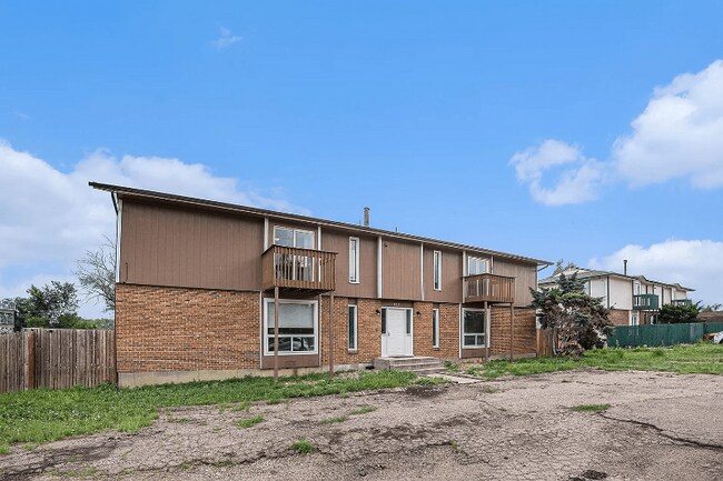 Building Photo - 4215 Loomis Ave