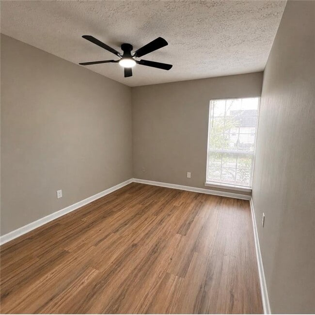 Building Photo - 3254 Strawberry Ln