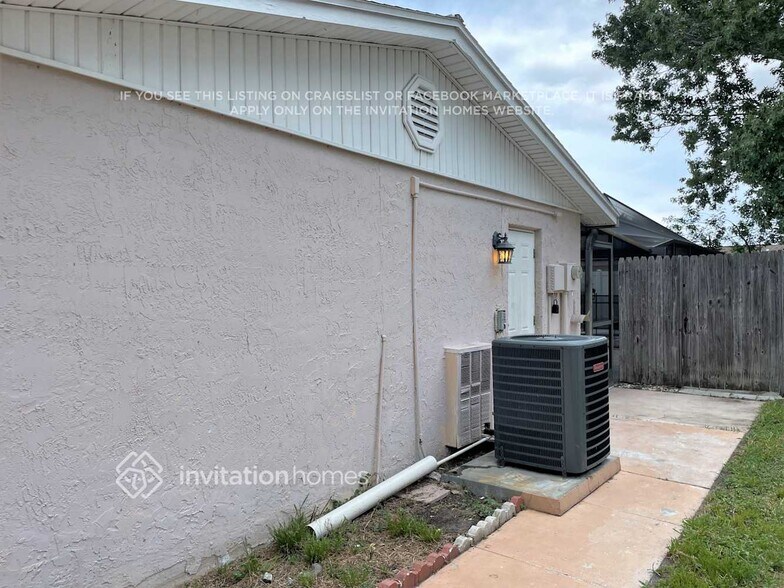 Building Photo - 3309 Seffner Dr