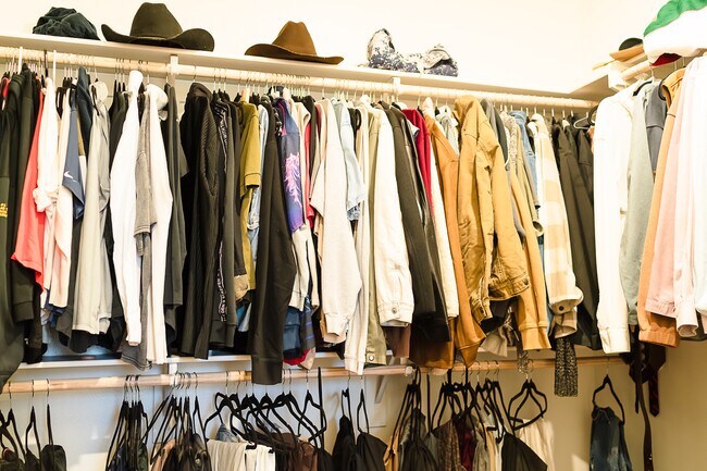 Building Photo - 36351 Elizabeth Ln