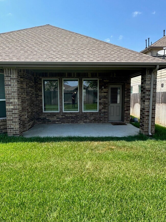 Building Photo - 7331 Saddle Tree Dr