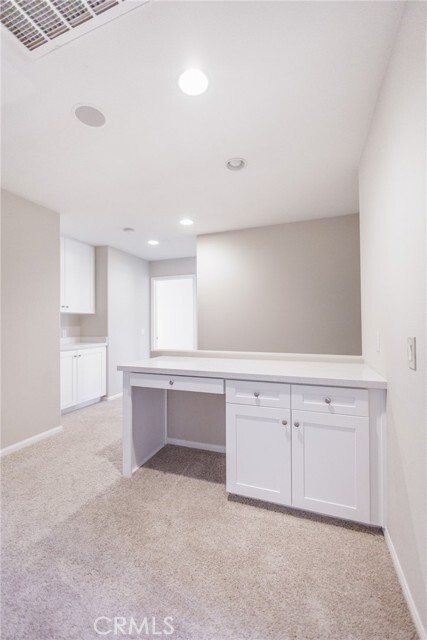 Building Photo - 920 Sawtooth Dr